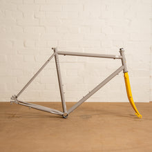 Load image into Gallery viewer, 59 - Classic Lightweight Frameset (Medium)