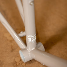 Load image into Gallery viewer, 59 - Classic Lightweight Frameset (Medium)