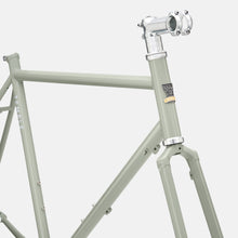 Load image into Gallery viewer, 76/77 - Adventure Disc Frameset (Medium)
